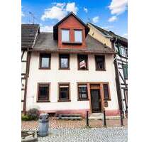 **Denkmalgeschütztes Stadthaus im Altstadtkern von Gelnhausen **