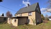 Außenansicht mit Anbau - 4 Zimmer Einfamilienhaus in Hainichen
