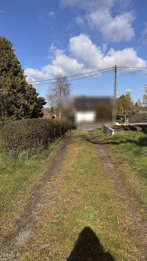 Zufahrt - Einfamilienhaus mit 100,00 m&sup2; in Hainichen zum Kaufen