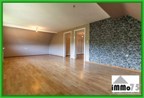 Wohnzimmer - Etagenwohnung mit 114,00 m&sup2; in Schömberg zum Kaufen