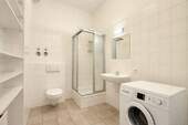 Badezimmer mit Waschmaschinenanschluss - 