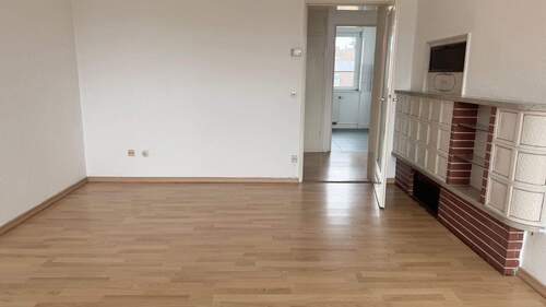 Wohnzimmer.jpeg - 3 Zimmer Etagenwohnung zur Miete in Nürnberg