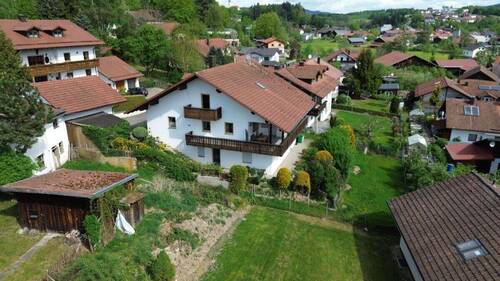 Ansicht Süd - Landhaus mit Einliegerwhg. in ruhiger Lage von Stallwang, Nahe B 20, nördl. von Straubing.