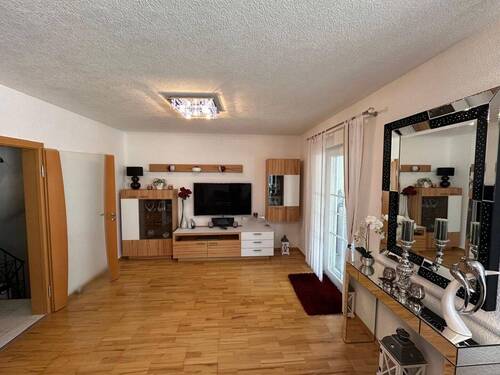 Wohnzimmer - Einfamilienhaus mit 150,00 m² in Schwandorf zum Kaufen