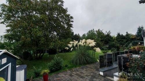 Gartenansicht mit 3 Gartenhäuser - 