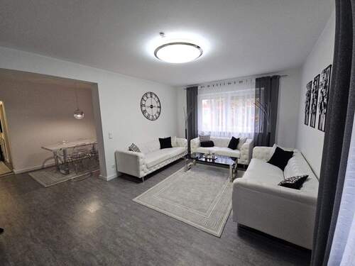 Wohnzimmer - +++ Modernisierte 4.-Zi.-Whg. mit Kfz-Stellplatz +++