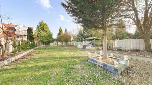 Garten - Einfamilienhaus mit 295,50 m&sup2; in Delmenhorst zum Kaufen