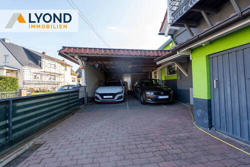 Doppelcarport im Hof - 