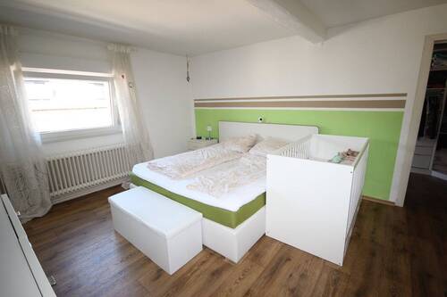 Schlafzimmer - 2 Zimmer Etagenwohnung zur Miete in Mönchengladbach