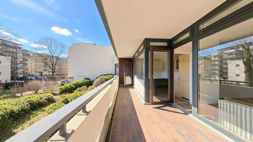 Balkon - Urbane Oase in der City-West: Modernes Wohnen am Steinplatz