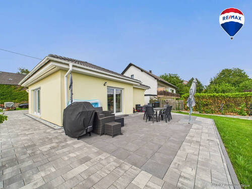RE/MAX Immobilien DeLux Haus Kirf - Beuren - Charmanter Bungalow in Beuren - 397.000,00 EUR Kaufpreis, ca.  120,00 m² Wohnfläche