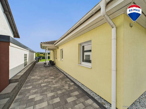 RE/MAX Immobilien DeLux Haus Kirf - Beuren - 4 Zimmer Bungalow in Kirf / Beuren (Saargau)