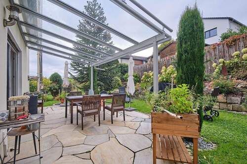 Terrasse und Garten - 3 Zimmer Etagenwohnung zum Kaufen in Esslingen