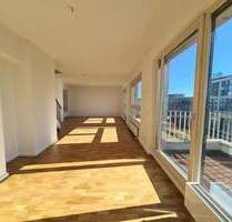 Stilvolles City-Penthouse mit Dachterrasse und 3 Balkonen in bester Lage der Dorotheenstraße! - Berlin Mitte