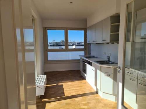 tagesbelichtete Küche mit.... - 