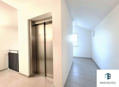 Aufzug Treppenhaus - 