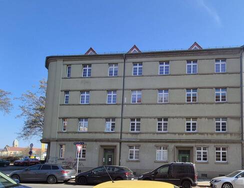 Haus außen - +++ Sanierungsobjekt mit Potenzial: WG-geeignete 3-Raum-Wohnung mit Balkon in Dresden-Pieschen +++