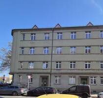 +++ Sanierungsobjekt mit Potenzial: WG-geeignete 3-Raum-Wohnung mit Balkon in Dresden-Pieschen +++