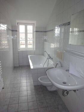 Bad - 2 Zimmer Etagenwohnung zur Miete in Chemnitz