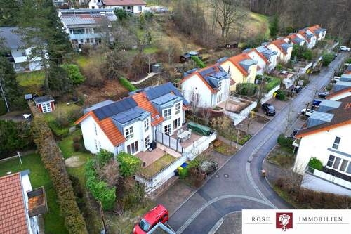 Drohnenansicht Süd-West - Bild 1 (nah) - 6 Zimmer Doppelhaushälfte in Berglen