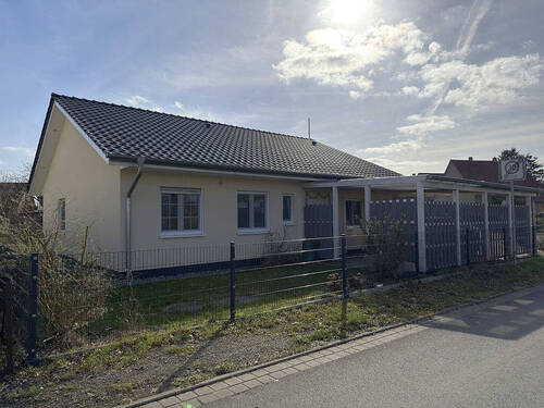 Hausansicht von Straße - 