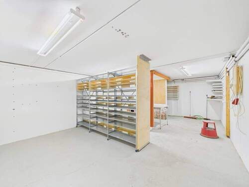 Keller - 5 Zimmer Doppelhaushälfte in Waal
