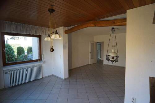 Wohnzimmer - 8 Zimmer Mehrfamilienhaus, Wohnhaus zum Kaufen in Bergisch Gladbach