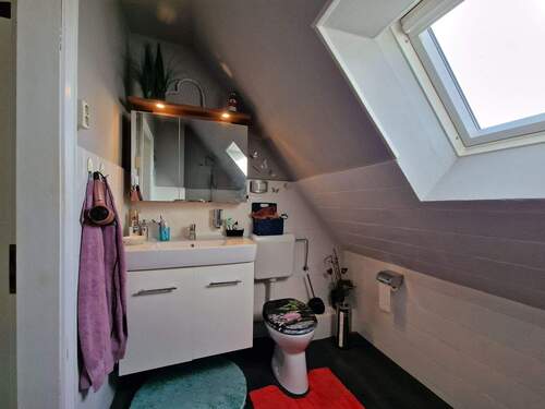 Dachgeschoss Badezimmer - 