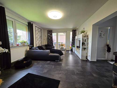 Hochparterre Wohnzimmer - Einfamilienhaus mit 217,00 m² in Bleckede zum Kaufen