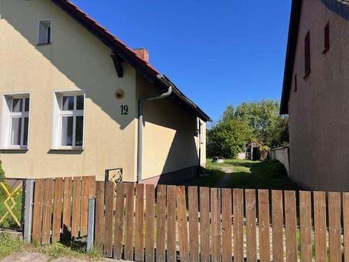 Bild 2 - 4 Zimmer Einfamilienhaus zum Kaufen in Briesen