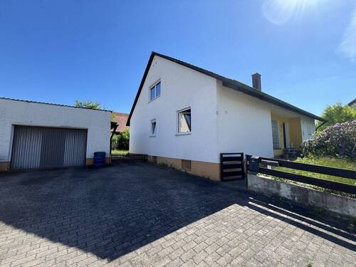Bild 3 - 7 Zimmer Einfamilienhaus in Röttenbach