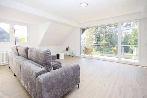 Wohnzimmer - 2 Zimmer Etagenwohnung zur Miete in Düsseldorf