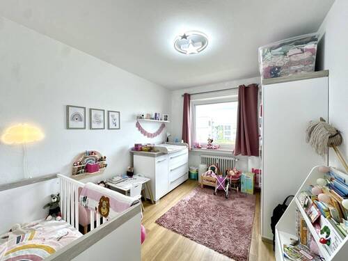 Kinder- oder Arbeitszimmer - 