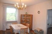 Esszimmer mit Durchgang zum Wohnbereich - 