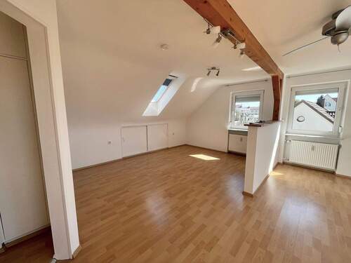 IMG_2944.jpg - Eibach ! Chice, sehr helle 2-Zi.-DG-Whg., 52 m² mit Einbauküche, ohne Balkon