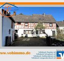 Von IPC: Bauernhaus in Berzhahn, ideal für zwei Generationen