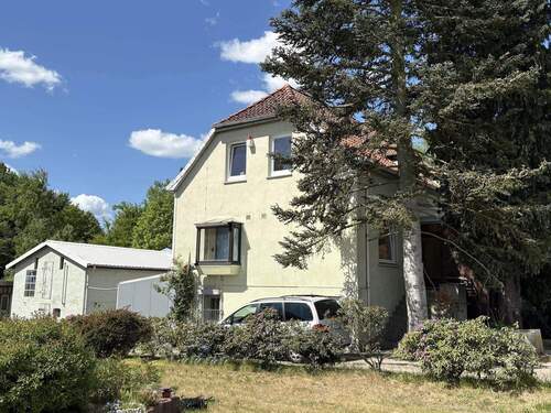 Platz für Ihre Visionen! - Außergewöhnlich starke Mieteinnahmen - Doppelhaushälfte am Elbdeich