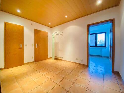 Flur/Wohnung - 5 Zimmer Etagenwohnung in Essen