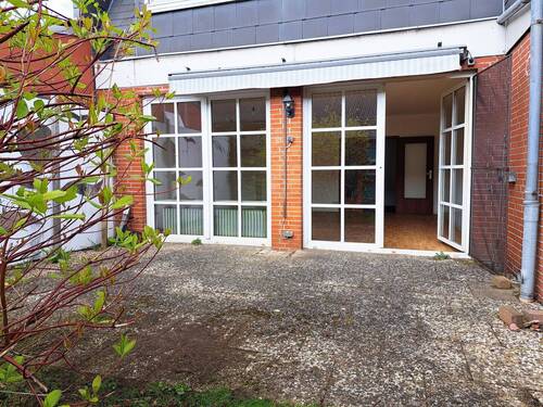 Terrasse mit Markise - Reihenmittelhaus mit 144,00 m&sup2; in Kellinghusen zum Kaufen