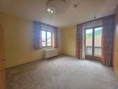 Wohnzimmer 1. OG - Mehrfamilienhaus, Wohnhaus mit 173,00 m&sup2; in Frasdorf zum Kaufen