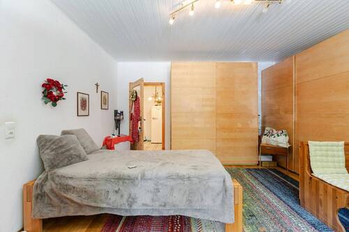Schlafzimmer mit Morgensonne - 