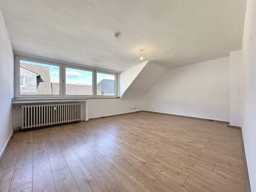 Wohnzimmer - Großzügige 3-Zimmer-Wohnung in zentraler Lage von Krefeld - ideal für Paare, Familien oder WGs