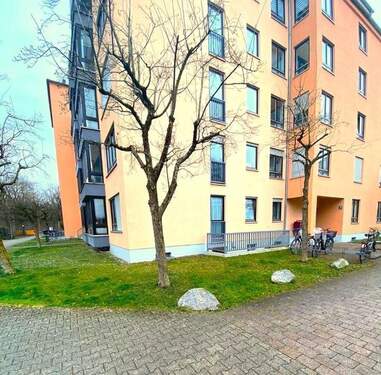 Hausansicht - 3,5 Zimmer Wohnung, Provisionsfrei, 2 Tiefgaragenstellplätze Augsburg-Lechhausen