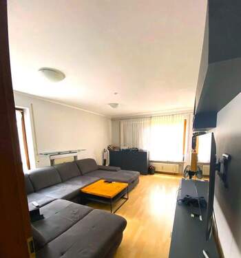 Wohnzimmer - 3 Zimmer Etagenwohnung in Augsburg