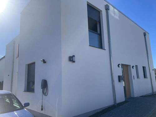 Bild 1 - Exklusives Architektenhaus - KfW55 EE - ohne Makler