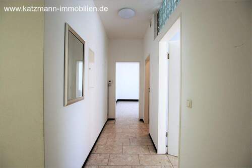  Flur zu den Sprechzimmern - 