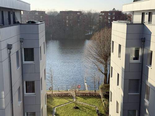 direkter Spreeblick vom Schlafzimmer aus - 