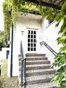 Eigener Aufgang... - von PRIVAT: Exkl., sonnige 'Haus-im-Haus'-ETW, beste Villenlage Zentrum