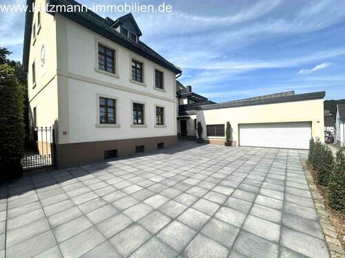 Top-Wohnhaus mit Doppelgarage - 1 Zimmer Mehrfamilienhaus, Wohnhaus zum Kaufen in Nettersheim