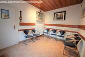  Wartezimmer (Praxis) - 